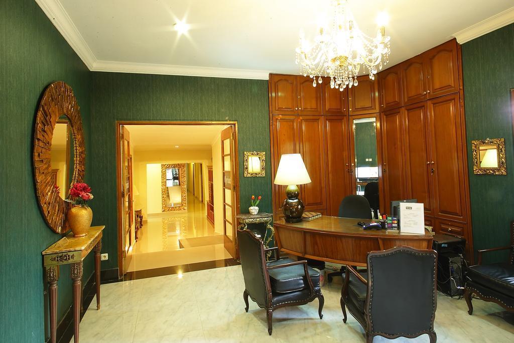 Arimbi Pejaten Suites Джакарта Екстер'єр фото