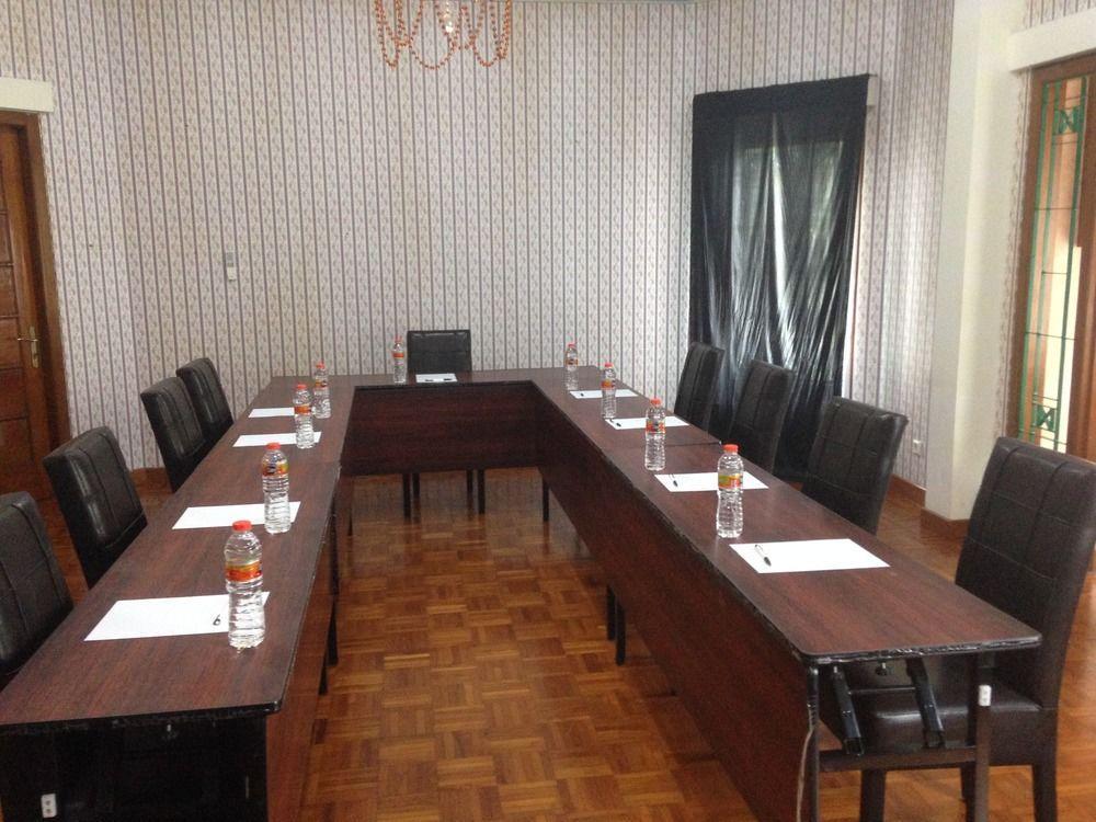 Arimbi Pejaten Suites Джакарта Екстер'єр фото