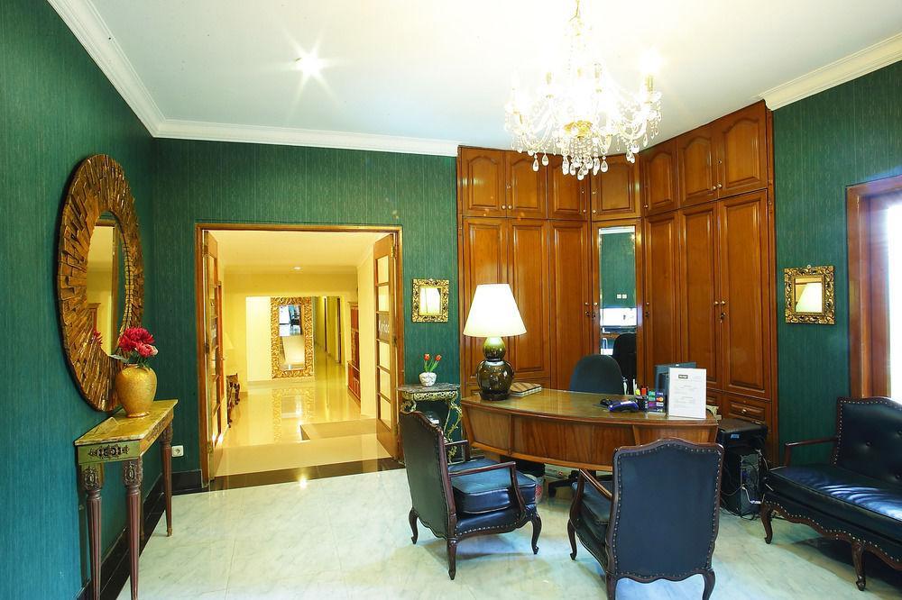 Arimbi Pejaten Suites Джакарта Екстер'єр фото